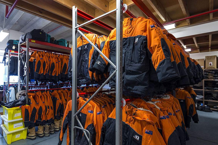 服裝倉庫如何除濕？倉庫除濕機輕松應對潮濕問題_重復